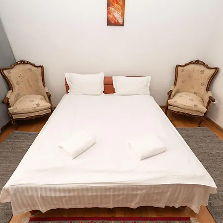 乔治与龙住宿加早餐旅馆 住宿加早餐酒店 布加勒斯特