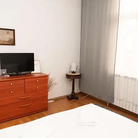 住宿加早餐酒店 乔治与龙住宿加早餐旅馆 布加勒斯特